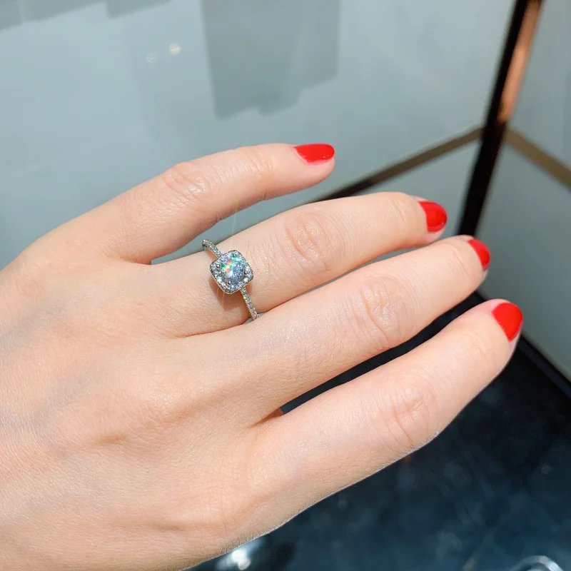 

European American Popular Diamond Hearts and Eight Arrows Elegant Jewelry Retro Ring