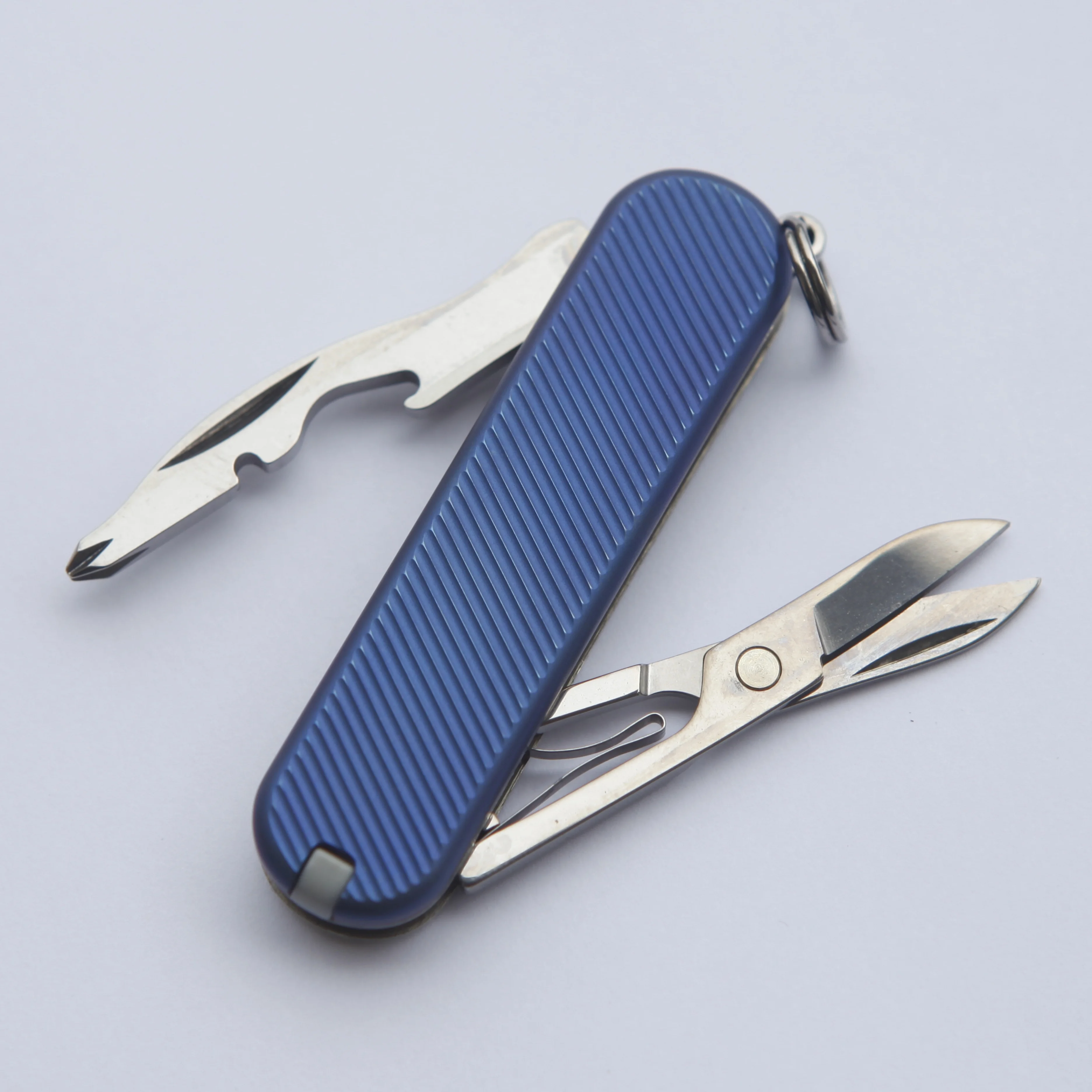 Custom Made 1Pair 4 Types Titanium Alloy Knife Handle Scale Patches for 58mm Victorinox Swiss Army Knives DIY（Excluding knives）