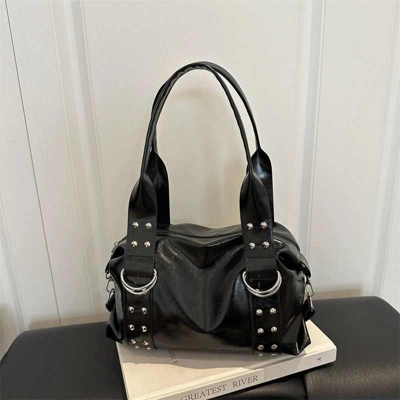 Vintage-Stil PU-Leder Damen Schultertasche Große Kapazität Hochwertige Modische Nieten-Handtasche Y2K Motorradtasche für den täglichen Gebrauch – Detail 18