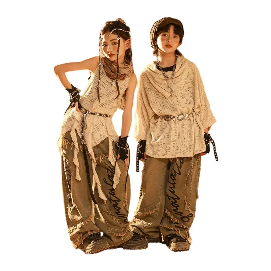 

Детская одежда в стиле хип-хоп: бежевый топ с рюшами, джинсы с необработанным краем и комбинезон для танцевальных выступлений для девочек и мальчиков