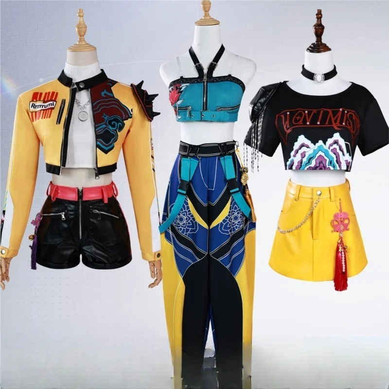 مجموعة كاملة من أزياء فريق الساحرات التنكرية #1