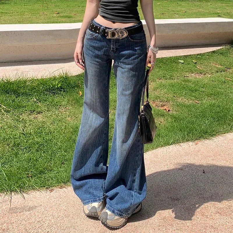 กางเกงยีนส์ทรงบานเอวต่ำสไตล์วินเทจสำหรับผู้หญิง สีน้ำเงิน ทรงตรง สไตล์ลำลอง คลาสสิกแบบเกาหลี ผ้าเดนิมสีพื้น ลดราคา