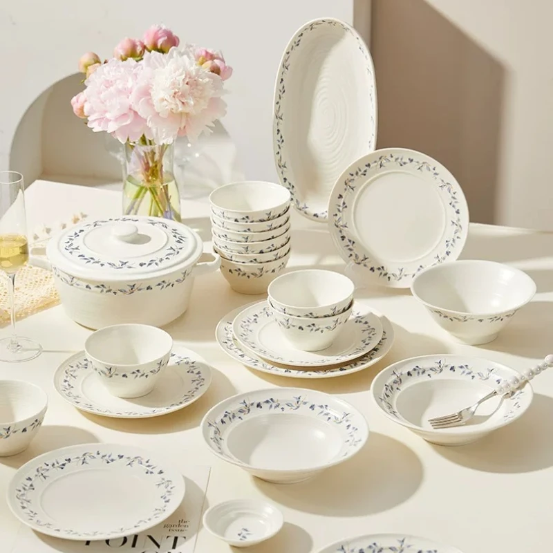 Nordic White Dinnerware Sets Full Set Aesthetic Italian Luxury Ceramic Dinner Sets Kitchen Christmas Vajilla Ceramica Dinnerware