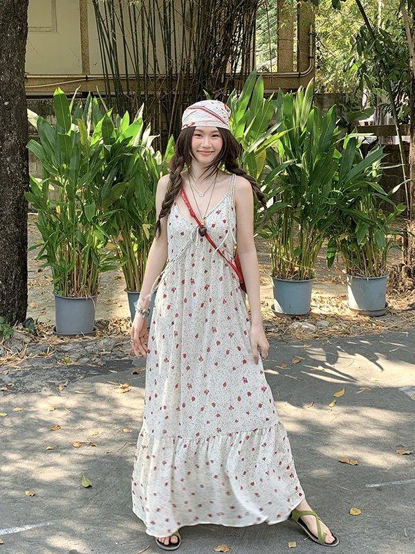 

plus Size Fashion Polka Dot Print Halter Dress V Neck Slimming Design Long Skirt Korean Style Summer New Arrival Casual Wear