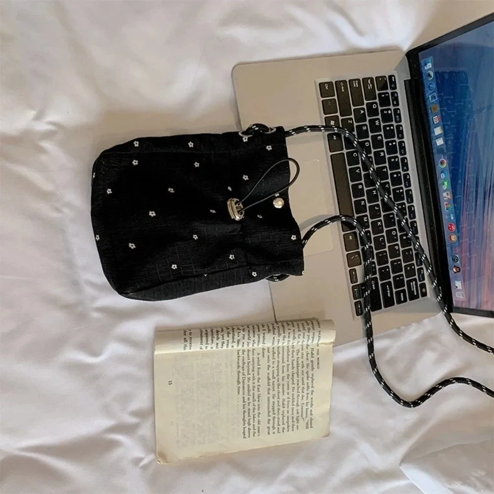 

New Sweet Pleated Cloud Crossbody Bag Lightweight Flower Printed Phone Shoulder Bag Versatile Solid Color Folded Slant Bag Women