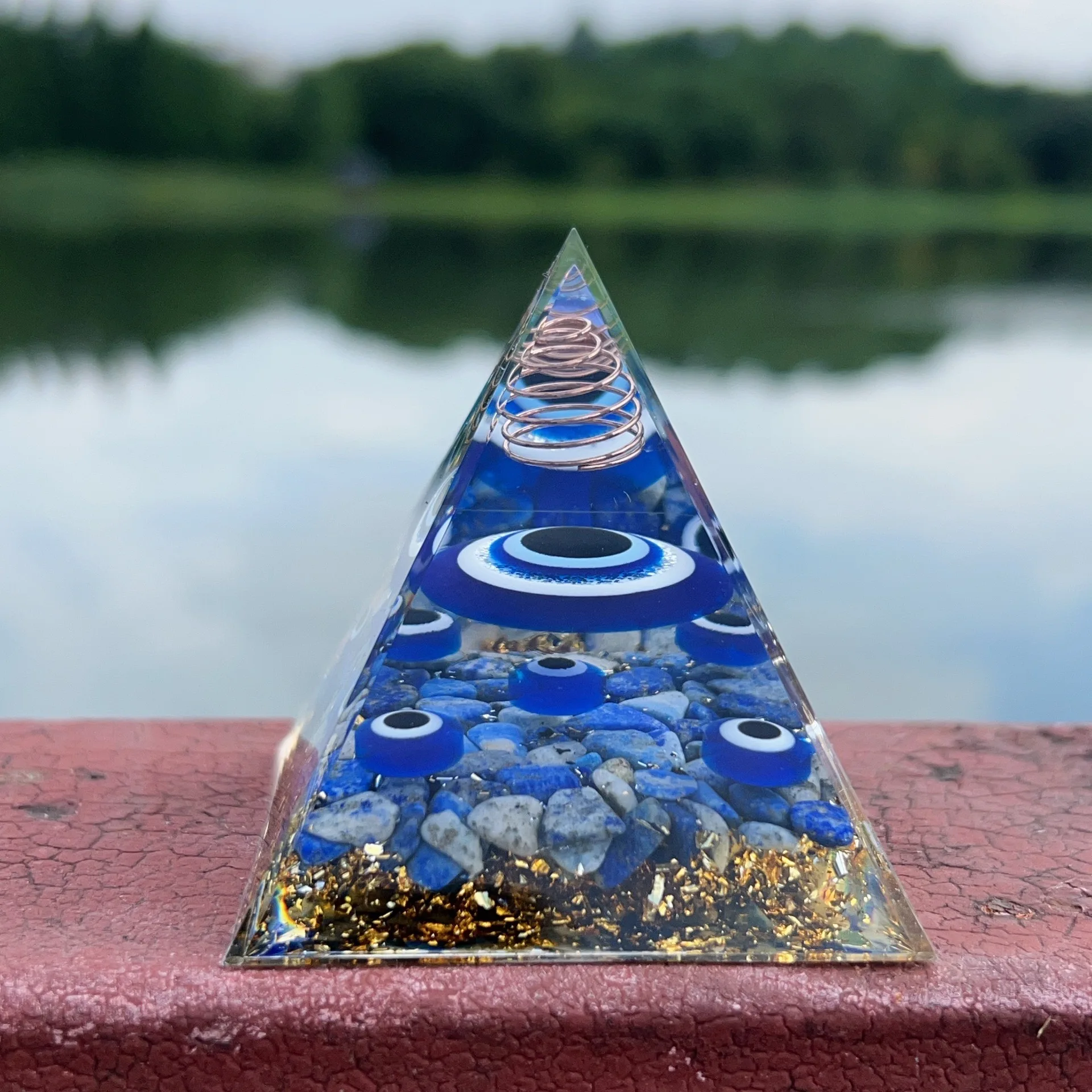 Evil Eye Crystal Pyramid Blue Eyes Natural Lapis Lazuli Stones Healing Crystals Resin Pyramids for Home Decor Ornament Gift Box