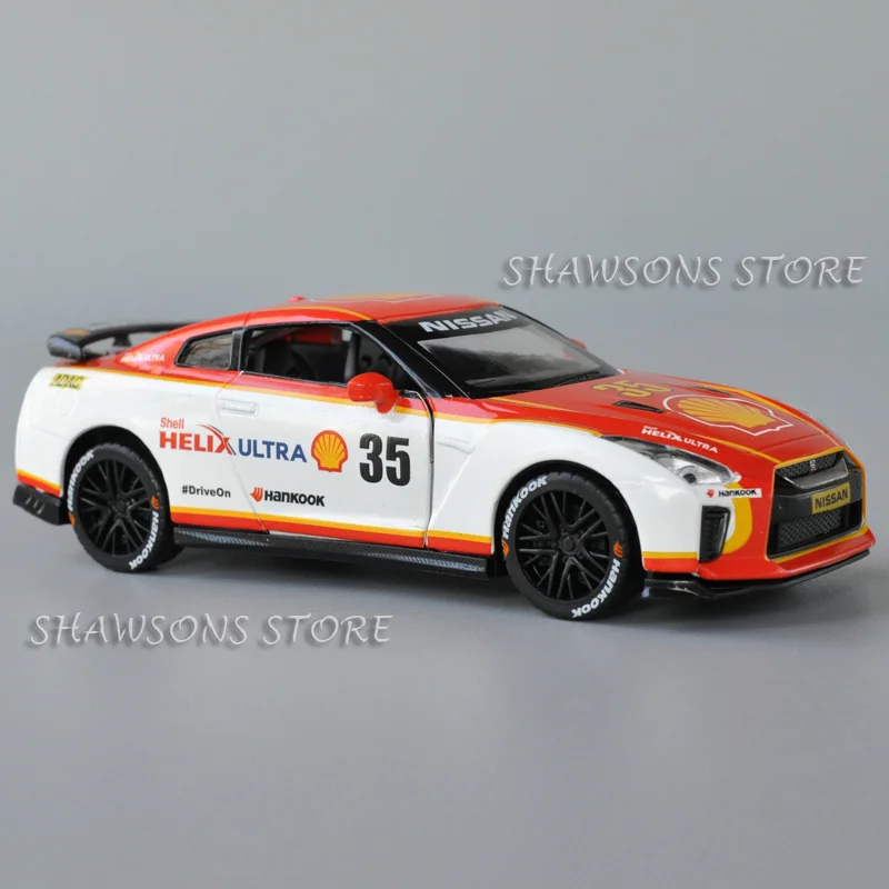 1:32 Scale Diecast Racing Car Model Toy 2020 GT-R Pull Back Miniature Replica With Sound & Light