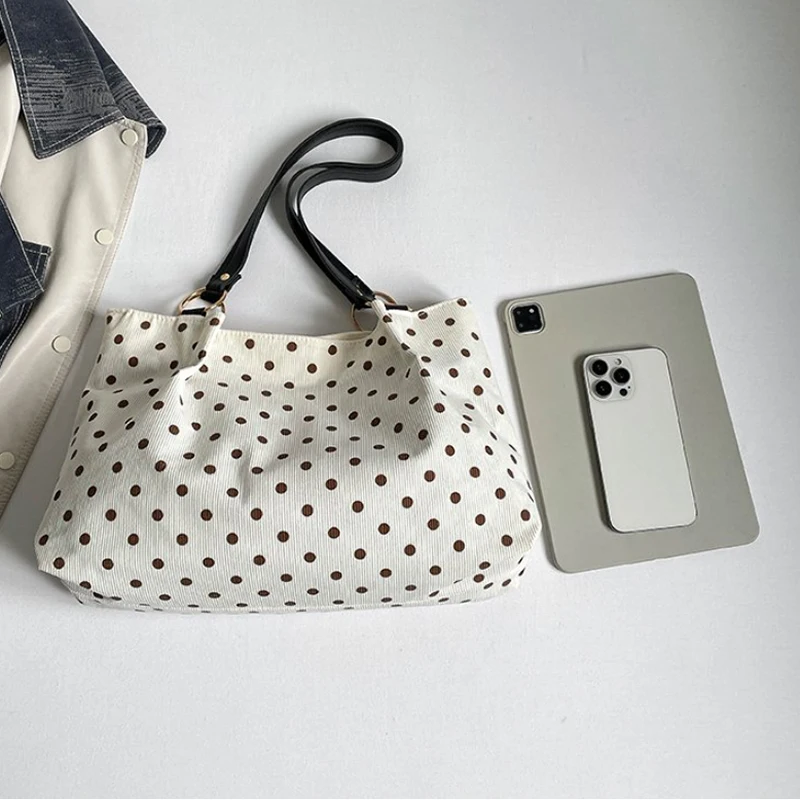 Canvas-Umhängetasche mit Polka-Dot-Print, Damen-Shopper mit großer Kapazität, koreanische Nischen-Handtasche mit vielseitiger Magnetschnalle – Detail 3