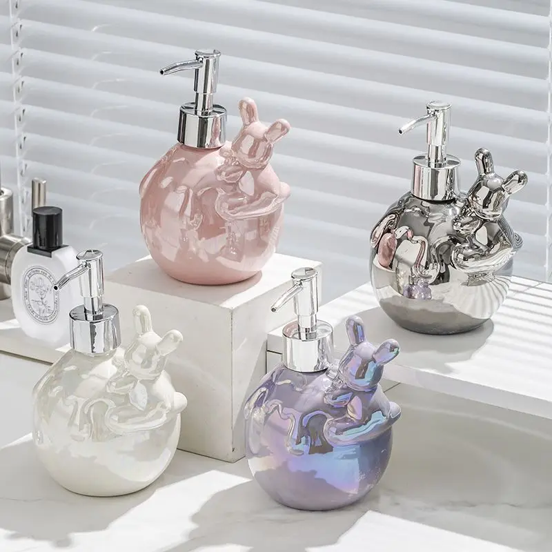 European Ceramic Rabbit Lotion Bottle Delicate Makeup Remover Shampoo Collection Bottle Bear Soap Dish Bathroom Accessories New