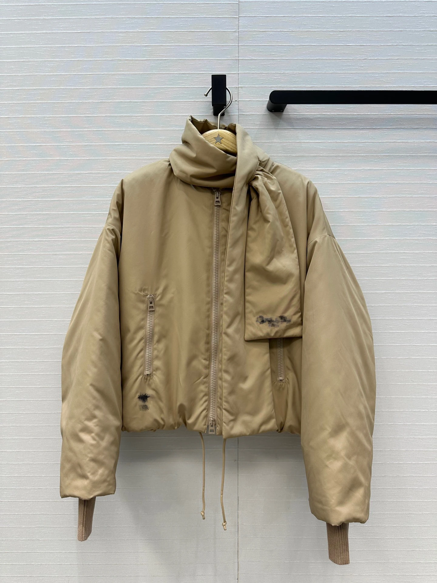 

Низкопрофильное роскошное хлопковое пальто в клетку со съемным шарфом. Универсальное женское осенне-зимнее модное пальто на молнии.