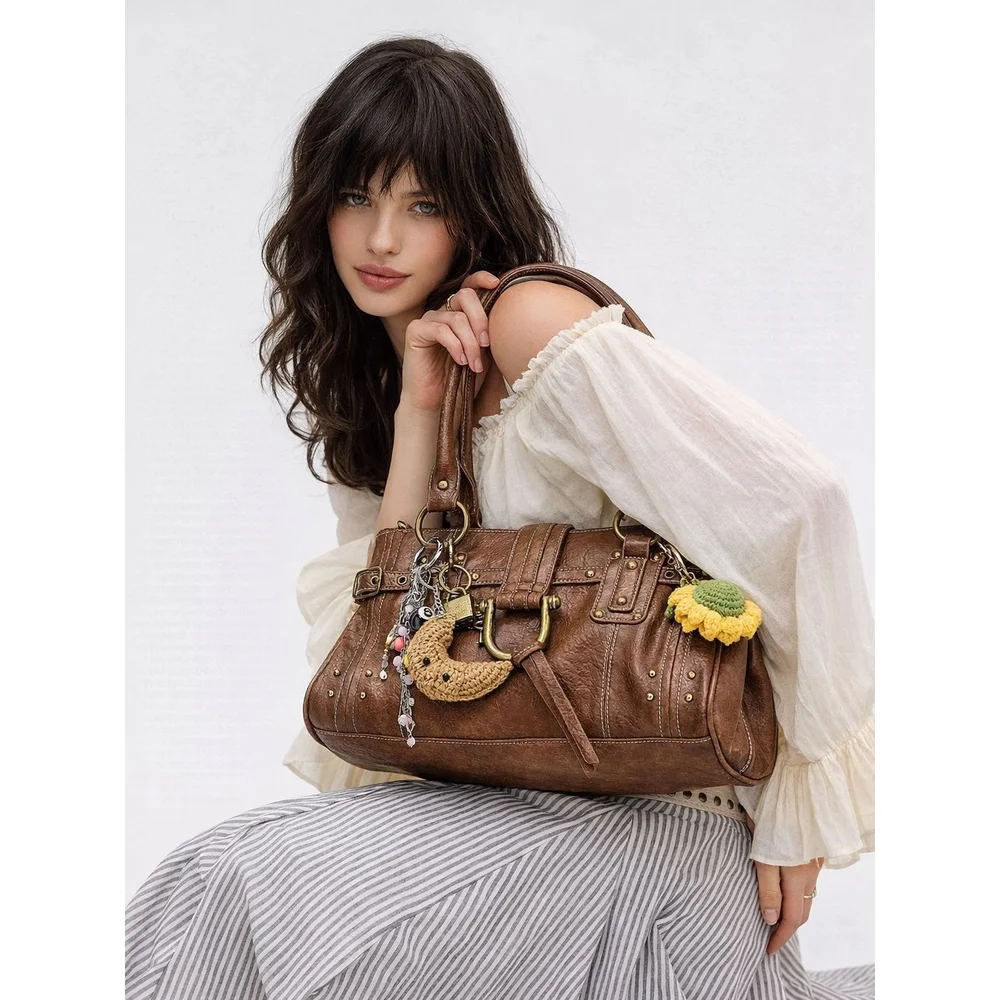 2026 New Lock Head Large Capacity Tote Bag Retro Fashion Versatile Rivet Used Women's Handbag Cross Shoulder Bag