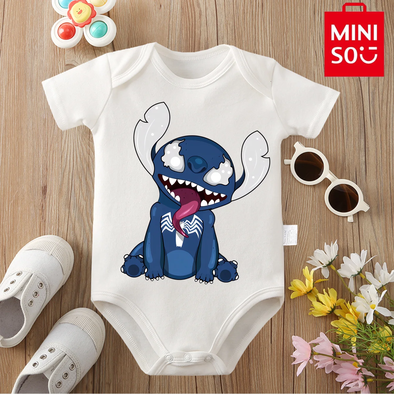 

MINISO&Disney Jointly Signed 100% Cotton Baby Clothe Baby Onesie Bodysuit Lilo&Stitch Cute Print for 0 To 12 Months Newborn