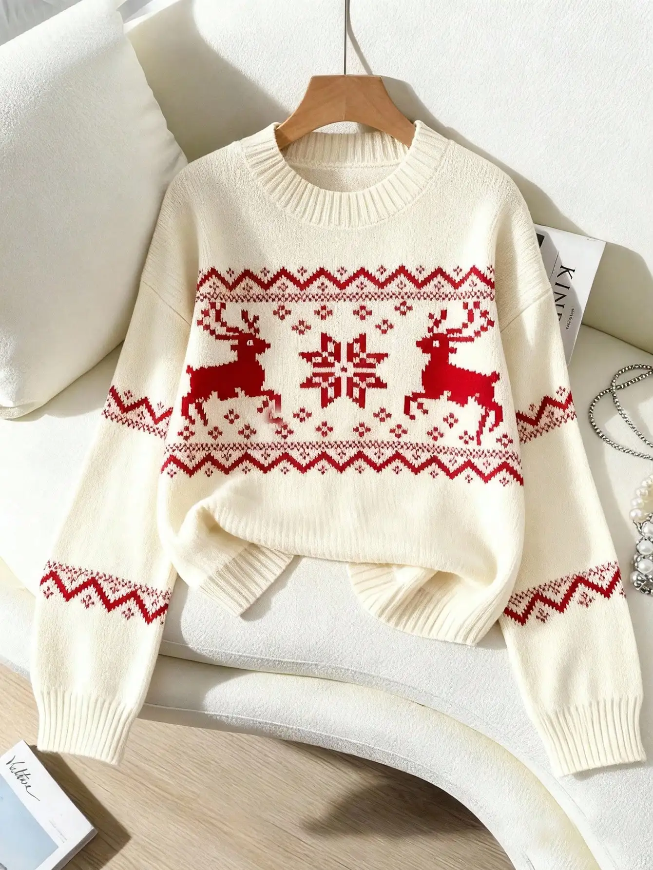 

Женский вязаный свитер с круглым вырезом и принтом рождественского оленя, со спущенным плечом