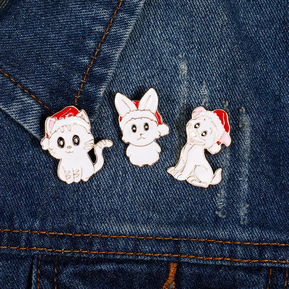 Cute Rabbit Dog Cat Wear Christmas Hat Enamel Brooches White Puppy Bunny Kitty Pins For Bag Backpack Clothes Xmas Gift Wholesale