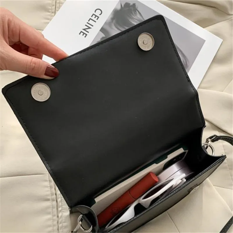 市松模様のエンボス加工クロスボディスモールスクエアバッグ、スタイリッシュなキルティングレディースバッグ文学シングルショルダーバッグ日常使用に最適