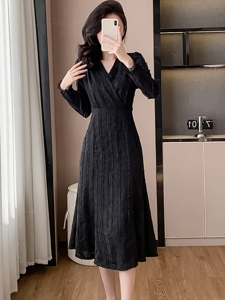 

2025 New Black Jacquared Long Sleeve Patchwork Lace Dress Women Korean Vintage Hepburn Dress Spring Elegant Bodycon Party Dress