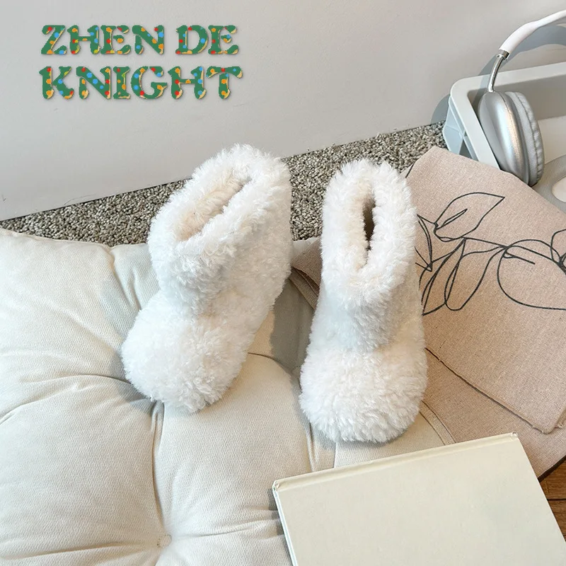 

2025 Winter New Fleece-Lined Boots Girls Lamb Wool Stylish Plush Shoes Warm Toddler Short Footwear with Non-Slip Sole
