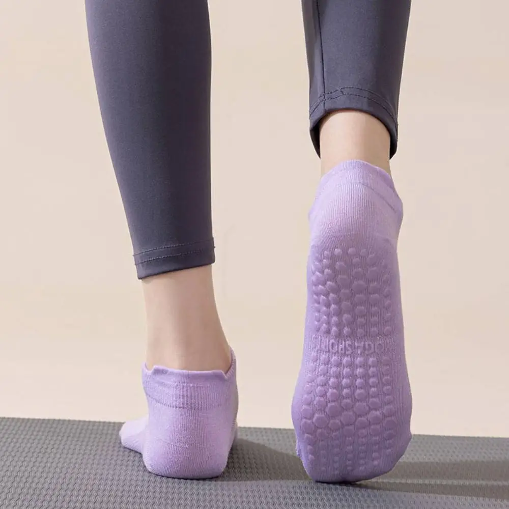 5Pairs Simple Anti-Slip Fitness Socks Sweat-Absorbent Sports Hosiery Yoga Socks Women Breathable Short Tube Socks Dance