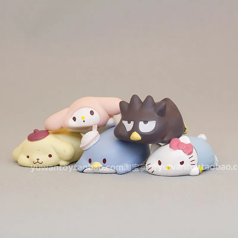 

Коллекционная мини-фигурка Sanrio в стиле Funyumaru: Hello Kitty, My Melody, Pompompurin (лежачие позы)