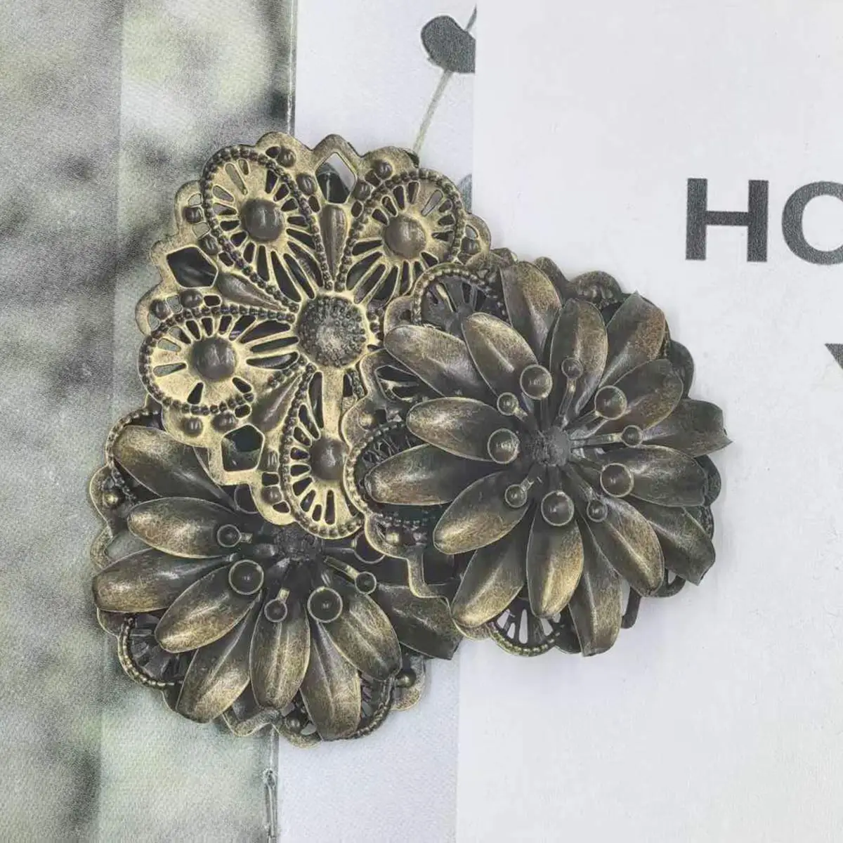 100PCS Filigrane Flower Charm Cameos Connectors 48mm DIY Embellissment Handicrafts Apparel Headwear Decoration Accessories