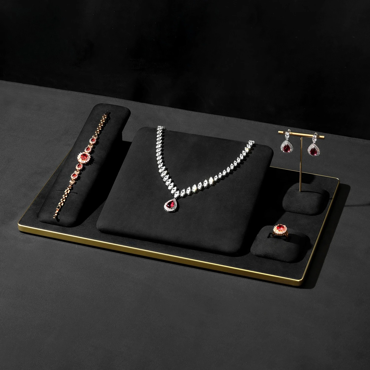 

Высококачественная стойка для демонстрации ювелирных изделий для прямой трансляции, киоски, миланская бархатная магнитная стойка для ювелирных изделий, свободно сочетается с аксессуарами