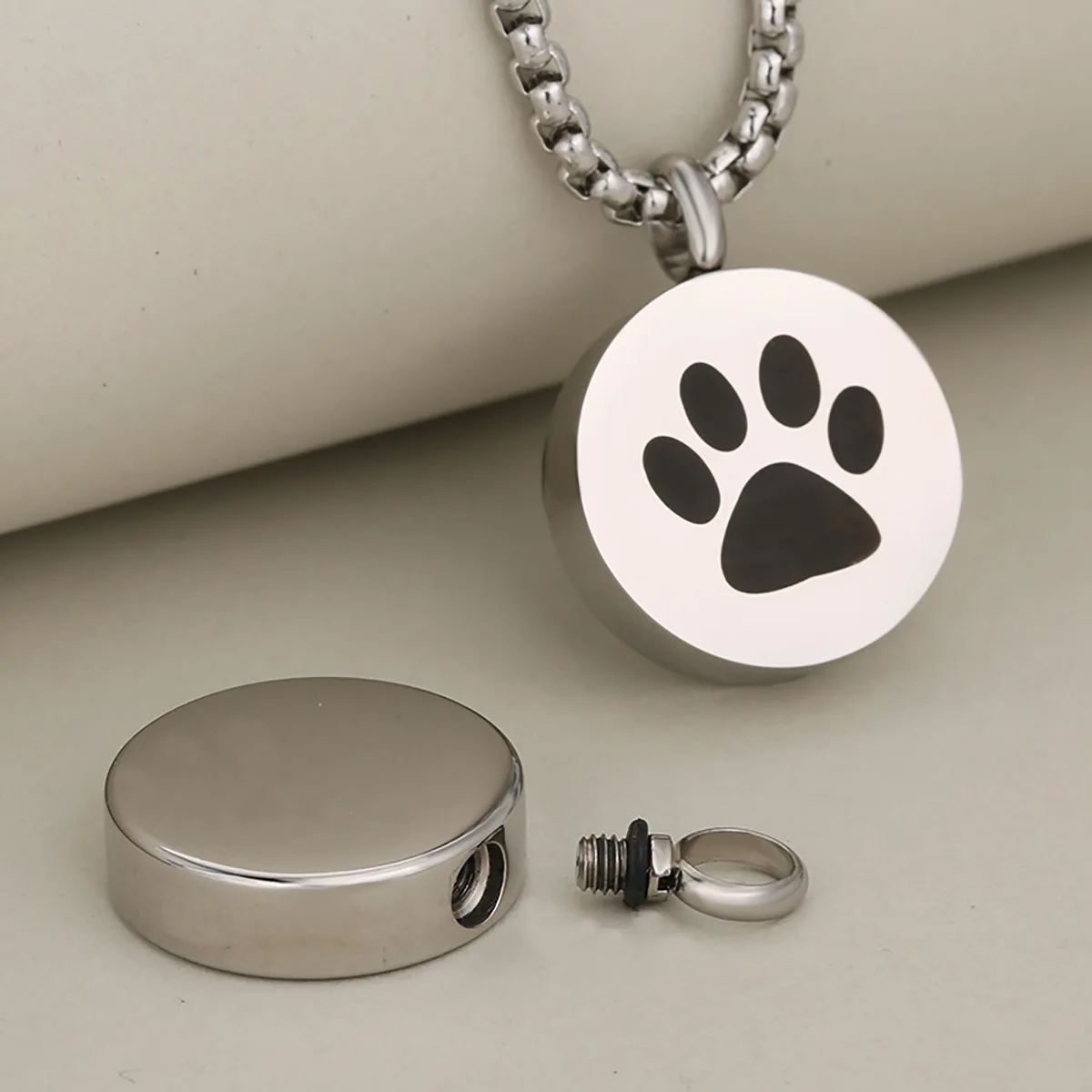 Minimalist Eternal Round Paw Print Pet Openable Stainless Steel Memorial Locket Necklace for Men and Women