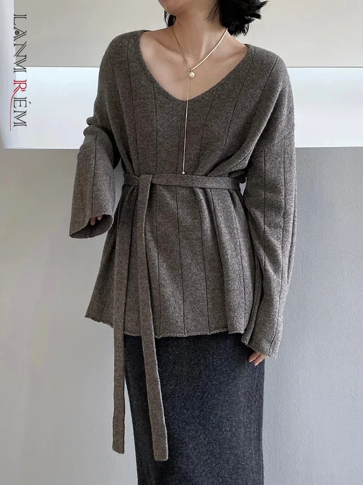 [LANMREM] Lace-up Gathered Warm 100% Wool Knitting Sweater For Women V Neck Long Sleeve Loose Tops 2024 Autumn New 26C717