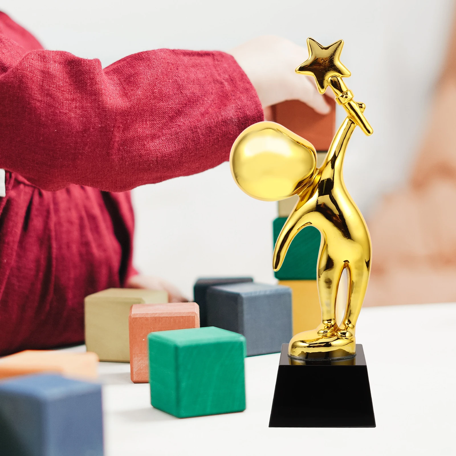 

Trophy Creative Shaped Prop Competition for Students Award Kindergarten Ceremony Dance Appreciation Decor