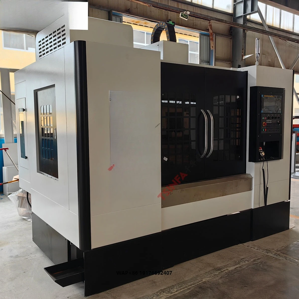 Taiwan BT40 Spindle Vmc1160 CNC Vertical Machining Center 5 Axis Cnc Milling Machine Center