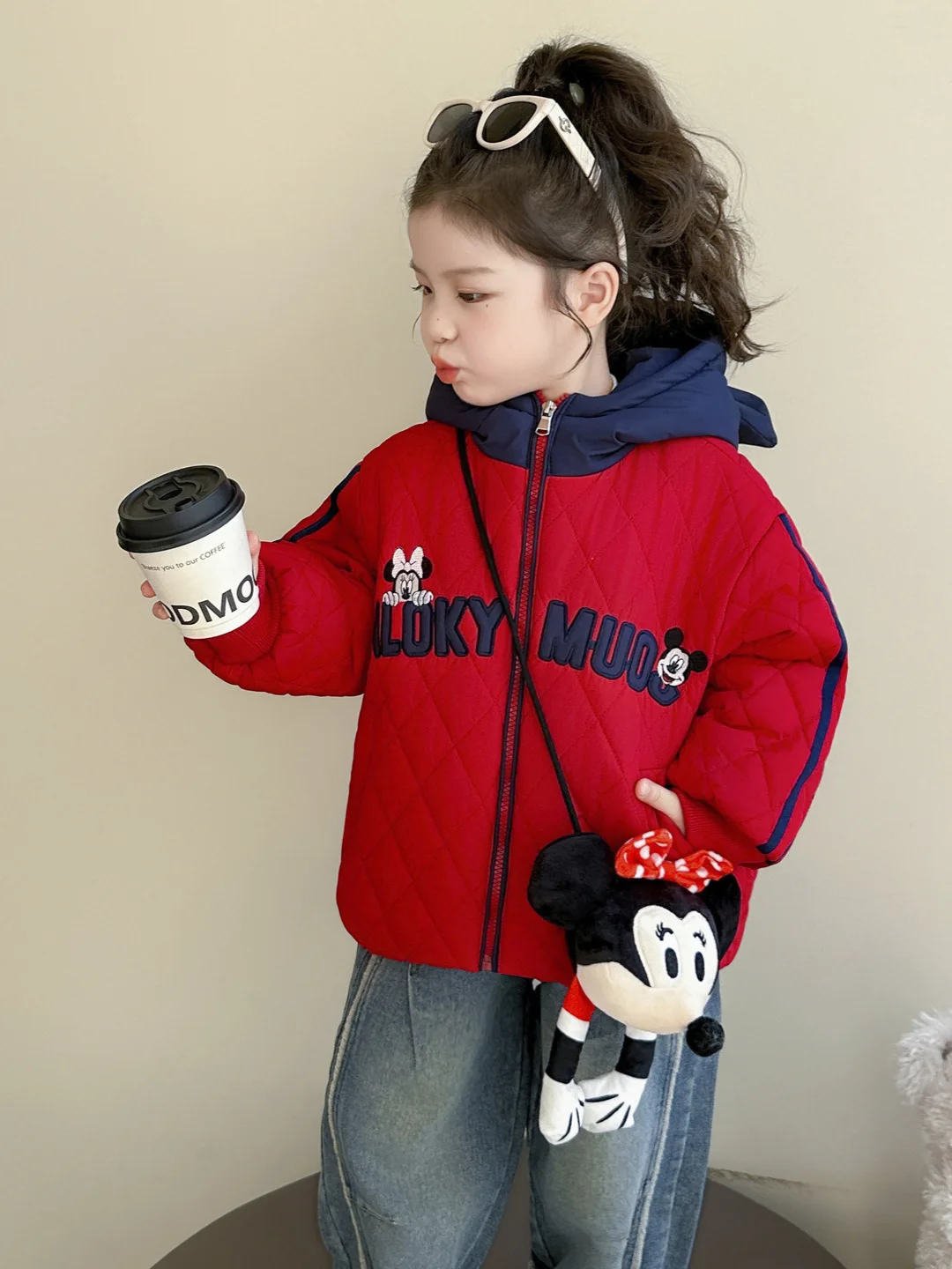 

Girls' Quilted Jacket 2025 New Autumn and Winter Mickey Fashionable Cartoon Children's Velvet Thickened Winter Clothing Trendy
