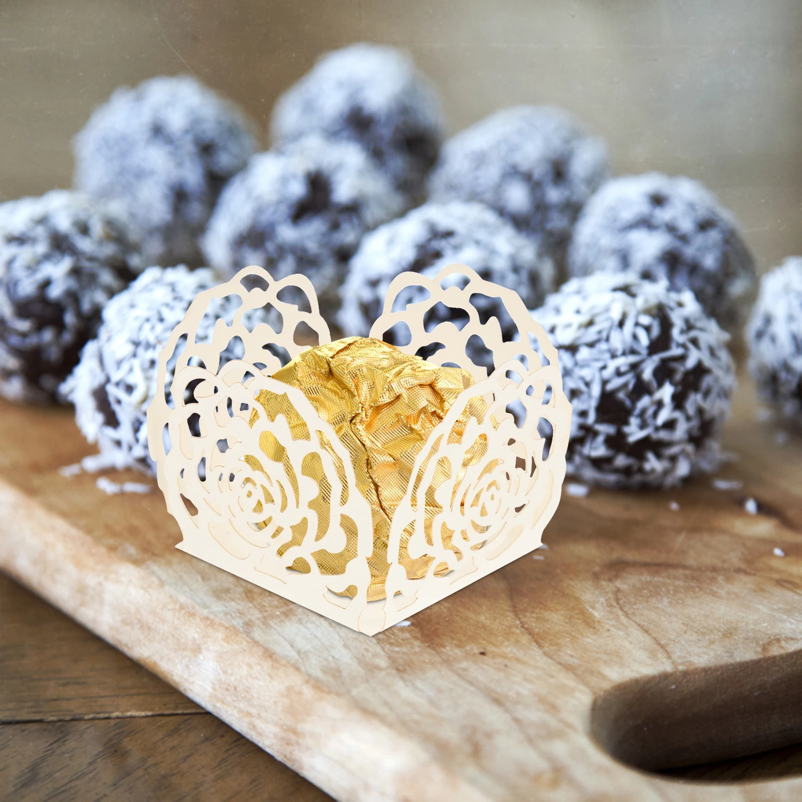 

50pcs Paper Tray Hollow Flower Design For Wedding Party Chocolate Wrapping Trays Small Chocolate Cups Truffle Wrappers Candy