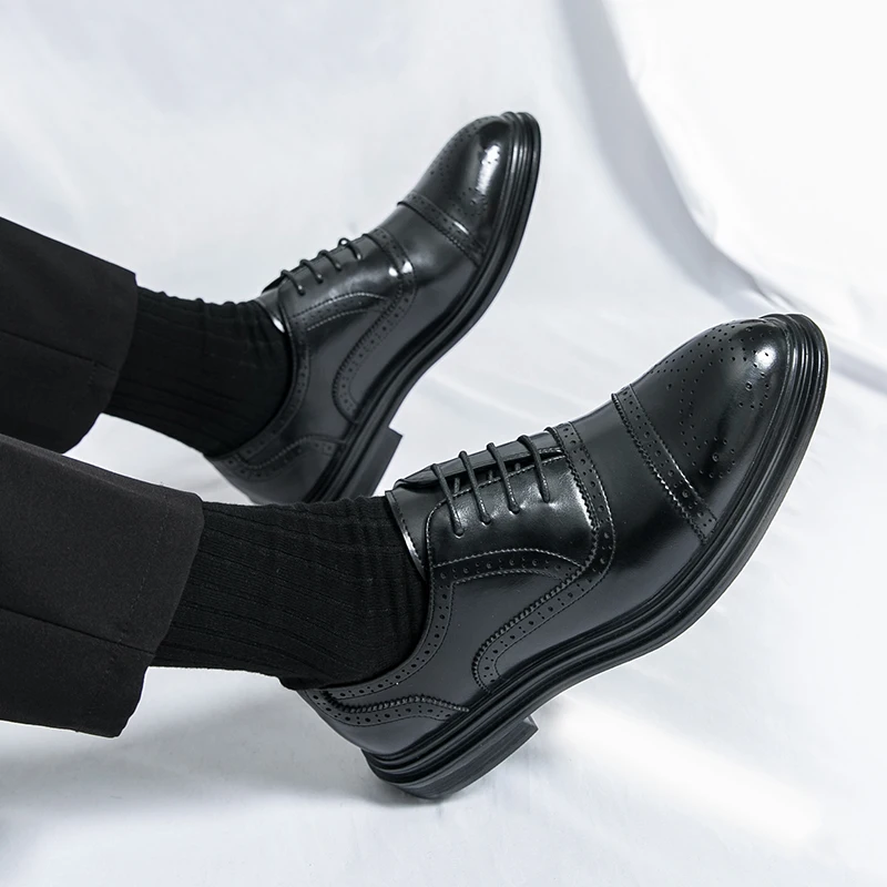 كتلة منحوتة حذاء رجالي بو بلون كعب منخفض الدانتيل يصل أحذية رجال الأعمال الكلاسيكية حجم كبير 38-46