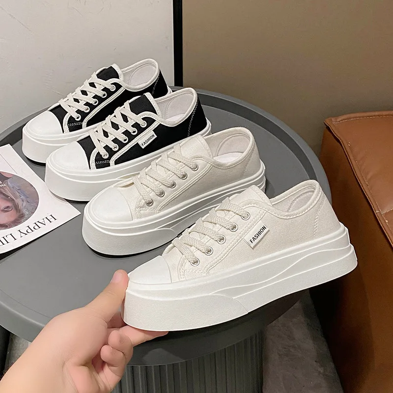 Dicke Sohle atmungsaktiv neue Herbst Leinwand Schuhe Damen Sport Freizeit schuhe erhöhte Schnürung kleine weiße Schuhe Board Schuhe