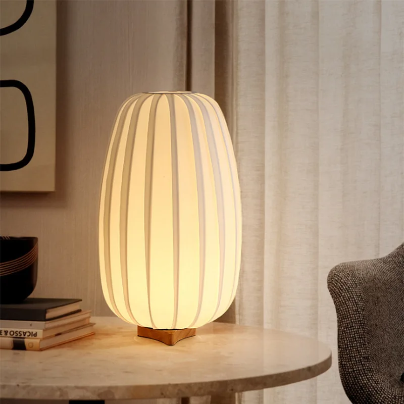 

Простая средневековая настольная лампа из цельного дерева, ткань для спальни, плиссированная прикроватная лампа интернет-знаменитостей, украшение для жизни