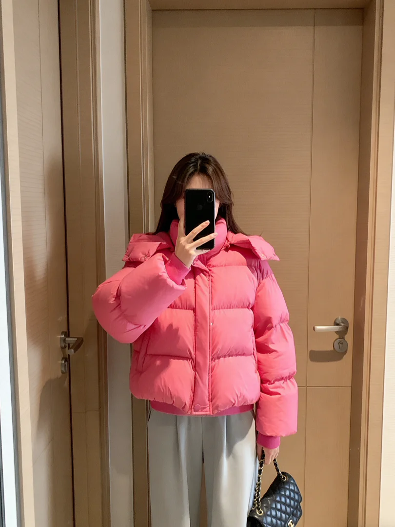 

Новая зимняя женская утепленная хлопковая куртка 2025 года, розово-красное пальто в корейском стиле, свободный крой, с длинными рукавами, с капюшоном