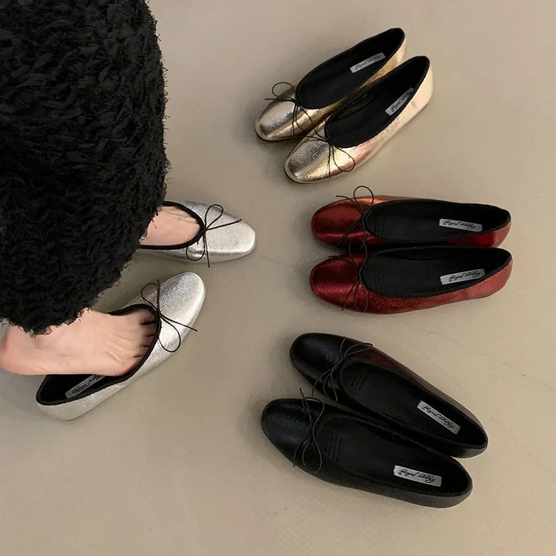 2024 Red Sliver Women Flat Shoes Brand Designer Mary Janes Shoes Woman Round Toe Japanned Leather Flats Vintage Loafer Mujer