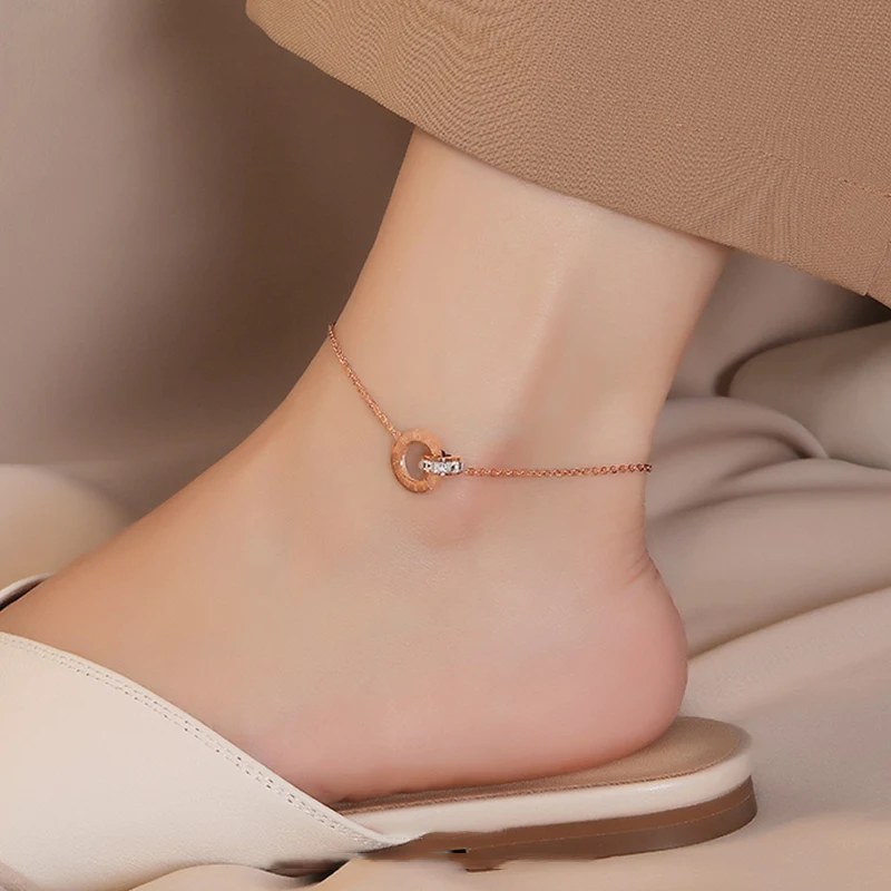 

Модный Классический роскошный браслет на ногу высокого качества из титановой стали 18 карат золота с двойной пряжкой в римском стиле подарок для вечерние женский ювелирный ножной браслет