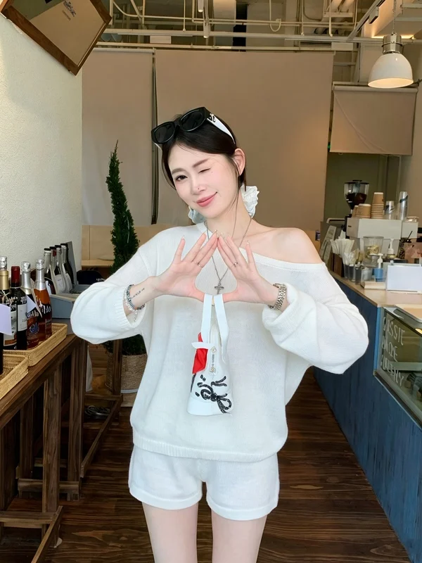 

Spring Summer 2026 Chic Knitted Sweater And Shorts Set for Women Slim Fit Long Sleeve Casual Wear Lightweight Two Piece Set