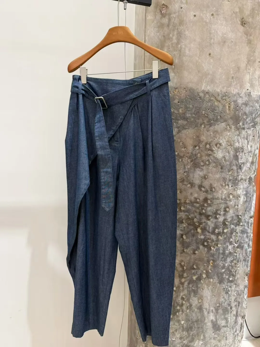 2026 new belt lightweight tapered casual pants