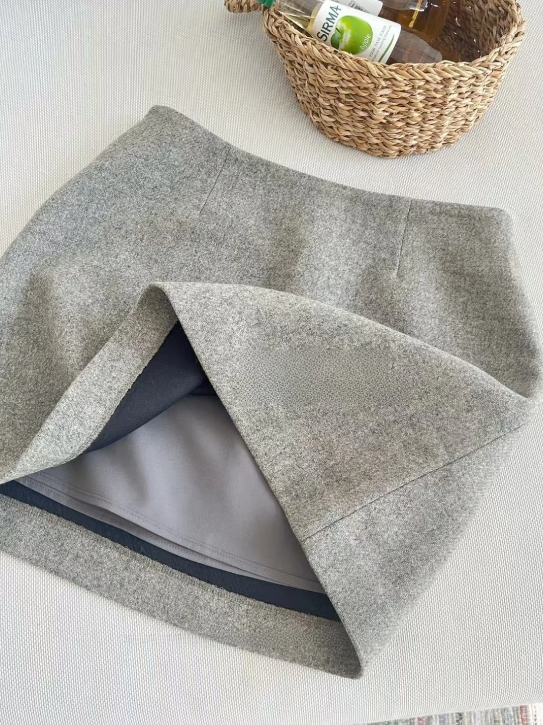 Elegant Pure Color Woolen A-Line  Skirt for Women High Waist Commuter Style Korean Fashion Slimming Short Skirt