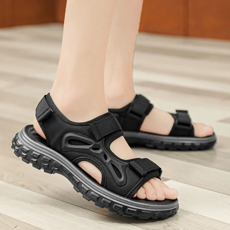 

Мужская пляжная обувь на плоской подошве, новый дизайн, распродажа 2025, удобные японские дышащие мужские сандалии из ЭВА с открытым носком для взрослых, скидка из ПВХ