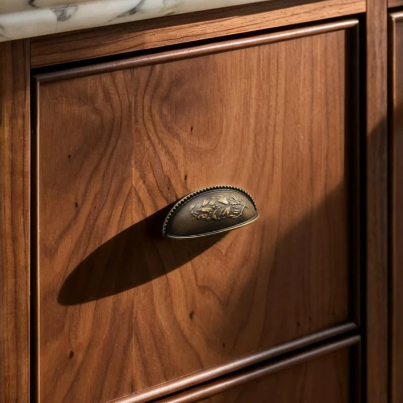 Antique Bronze Cabinet Dining Pulls Brass Knob Vintage Drawer Door Handle American French Light Luxury Double Hole Shell Handle