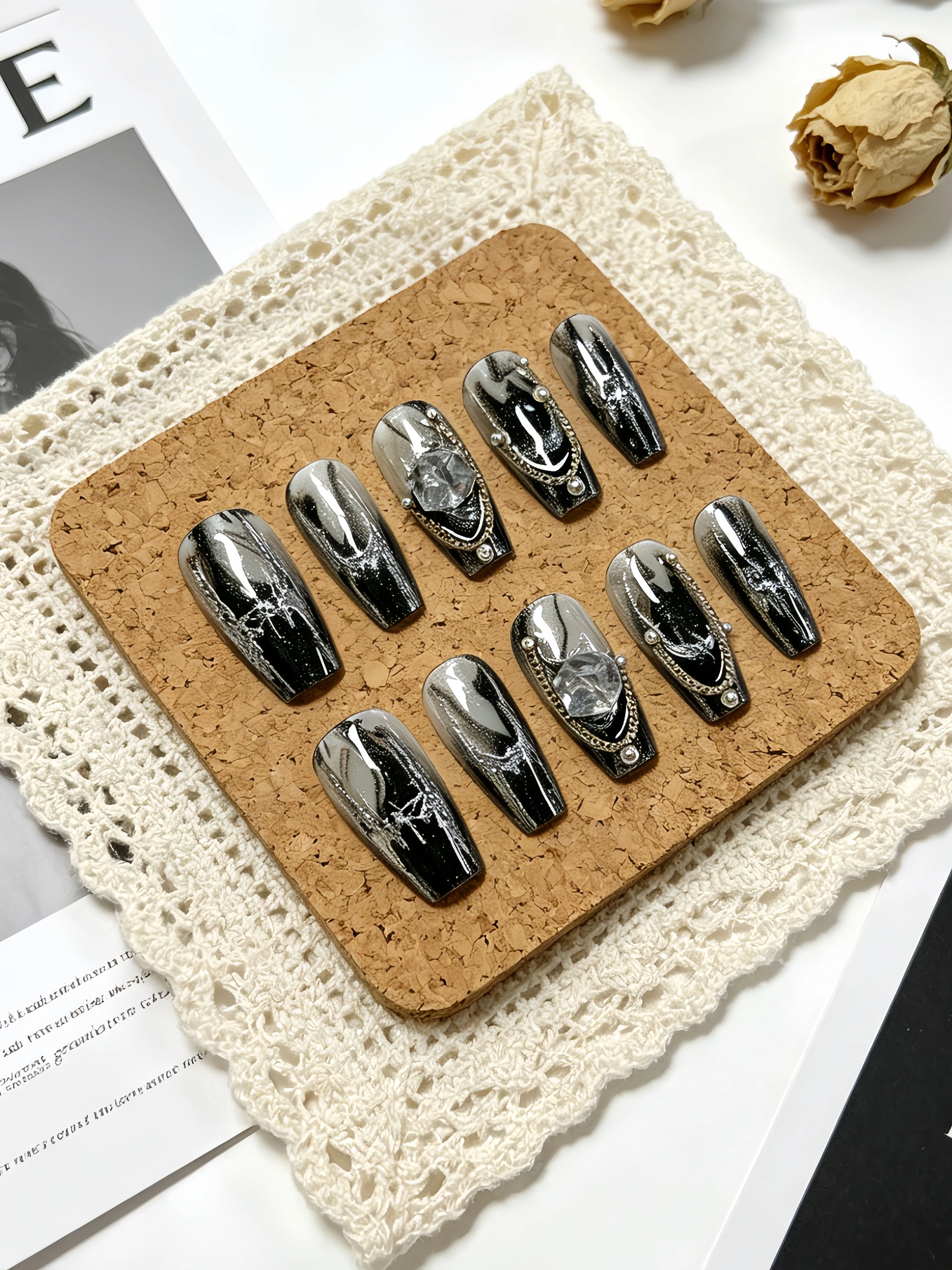 Luxury Lifestyle Dating - 10 Medium-Sized Trapezoidal Press-On Nails, Black