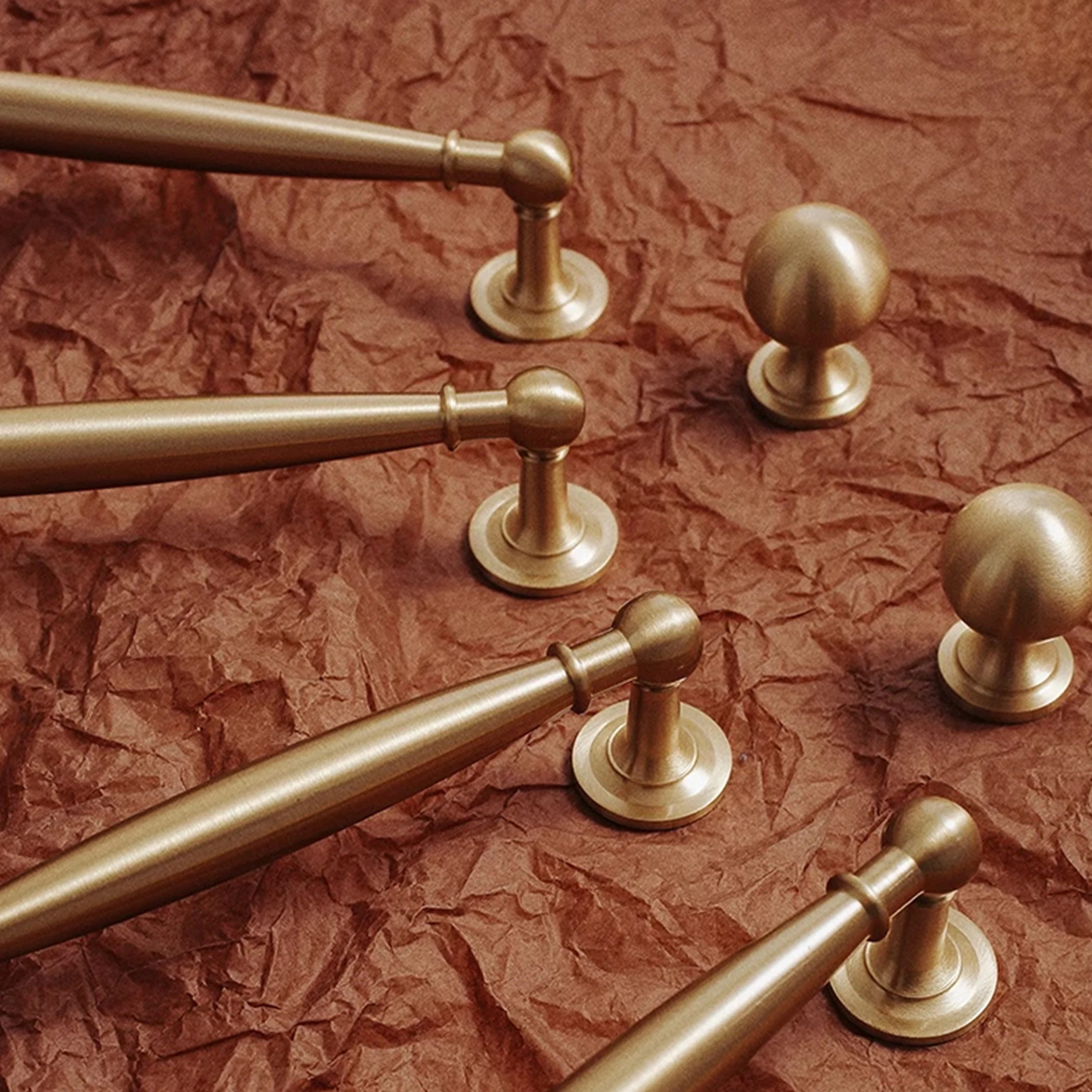 Modern Brass Cabinet Handles Elegant Bedroom Wardrobe Pulls Handle Round Ball knobs for Kitchen Cupboard Furniture Hardwar