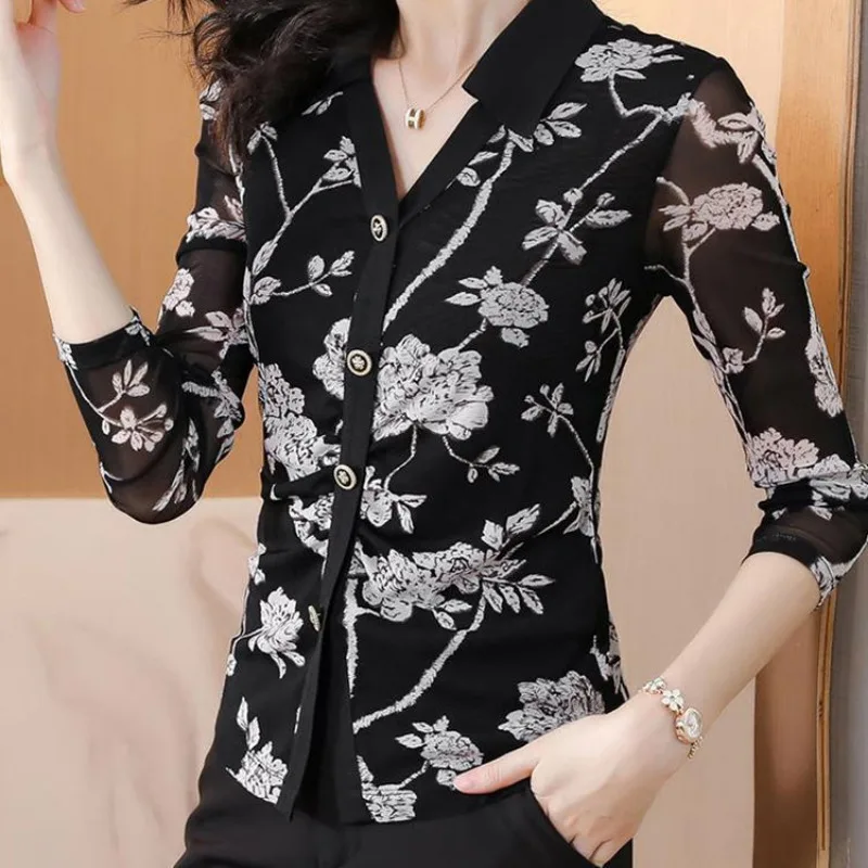 Senior Simplicity Elegant Commute Temperament Printing Button Slim V Neck Appropriate Women\'s Long Sleeved Shirt Autumn 2024