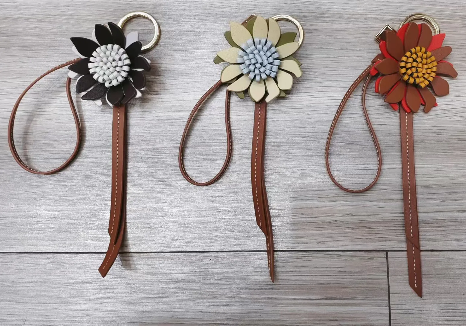 

Новый кожаный брелок для сумок, очаровательный кулон, украшение в виде капли, подвесной орнамент, автомобильная сумка, кошелек, брелок с подсолнухом