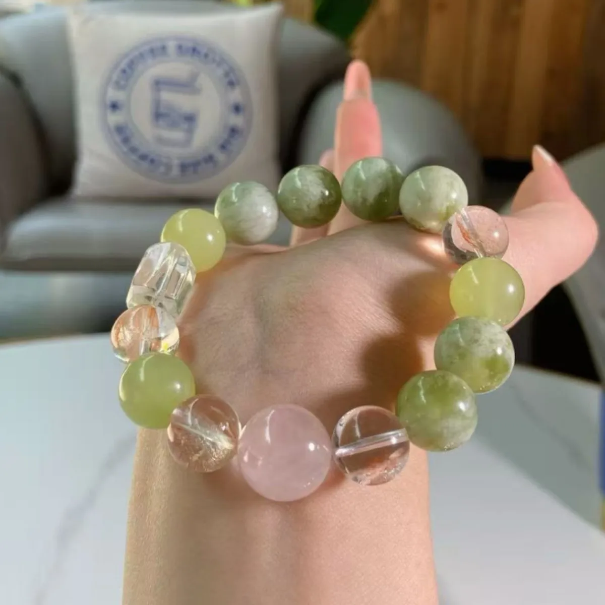 

Natural Monet Garden Bracelet, Green Grape Jade, Milk Cap Light Luxury, Fashionable and Versatile, A Gift for Your Best Friend
