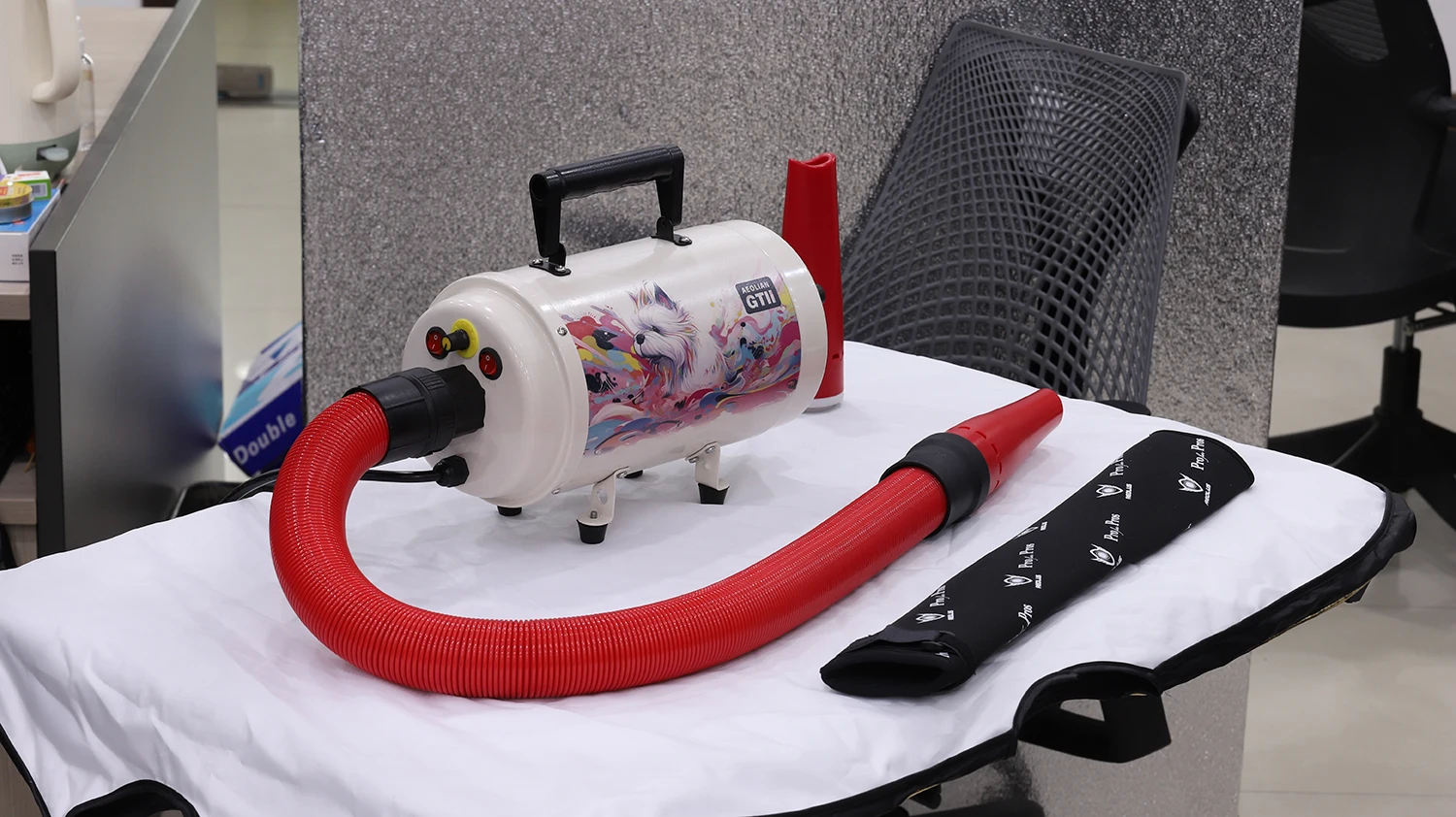 Novelty Designed AMETEK motor Pet bath blower Wholesale Adjustable wind speed/temperature pet hair dryer