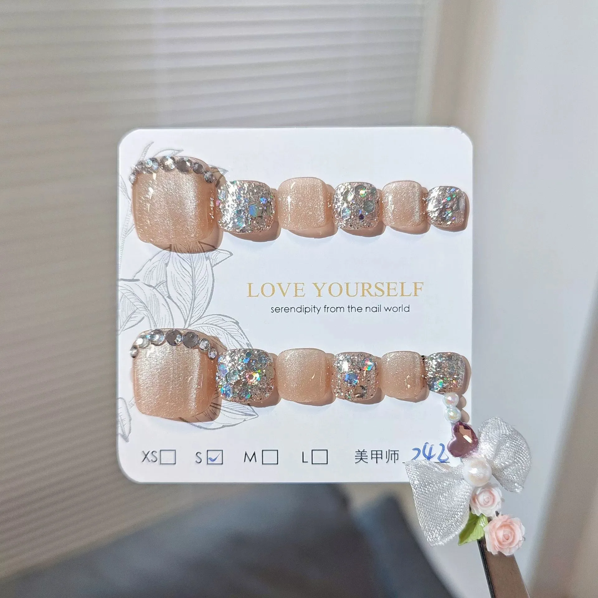 

10pcs Nude Cat's Eye Handmade Toe Nails Press On Nails Short Glitter Foot Fake Nails With Flash Crystal Diamond Decor Wearable