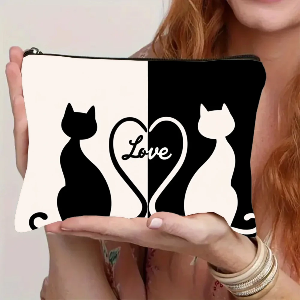 1Pc Cute Black and White Cat Heart-Shaped Love Retro Design Makeup Bag, Snack Storage Bag, Stationery Storage Bag, Canvas Double-Sided Printed Bag